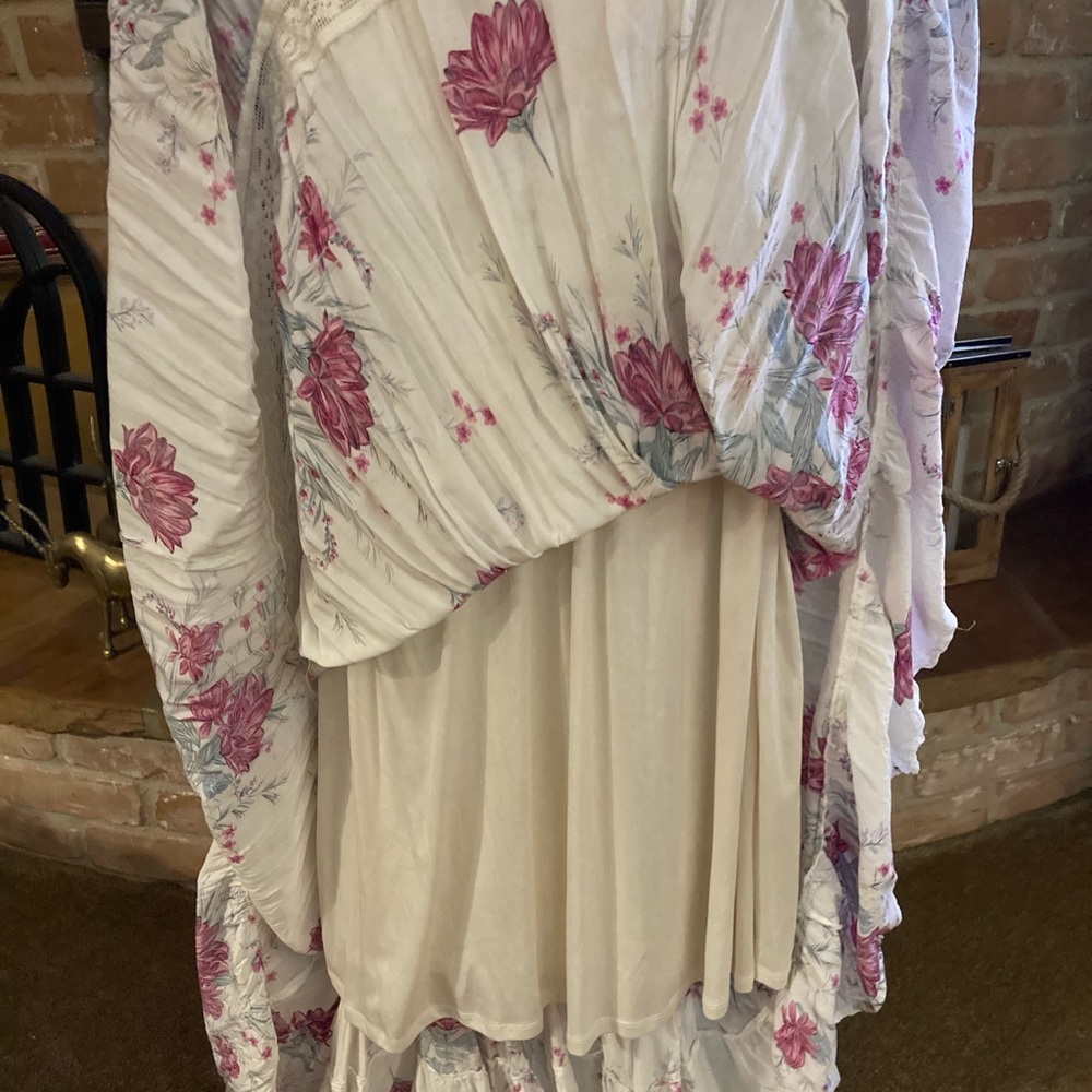 Torrid Spaghetti Strap White And Pink Floral Maxi  Dress - Picture 10 of 13